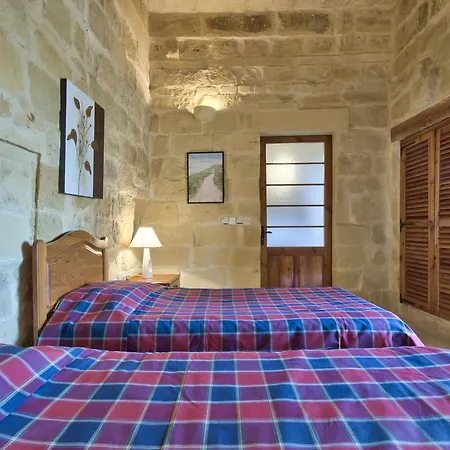 Farmhouse Cora *