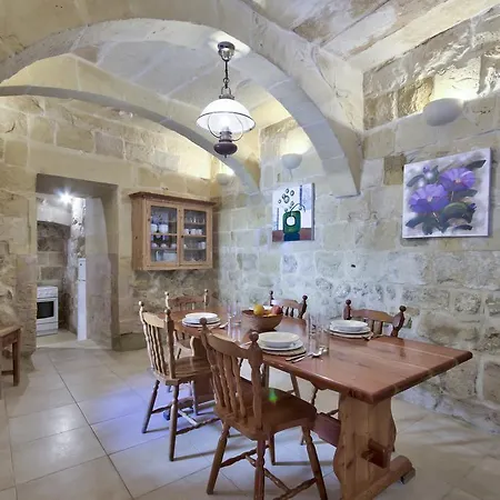 Farmhouse Cora Villa *