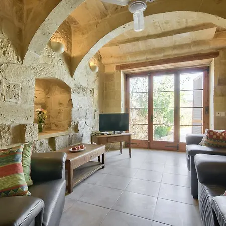 Farmhouse Cora *